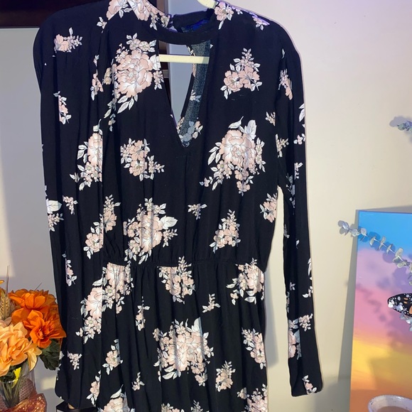 Aeropostale Black romper with pink flower detail - Picture 2 of 2